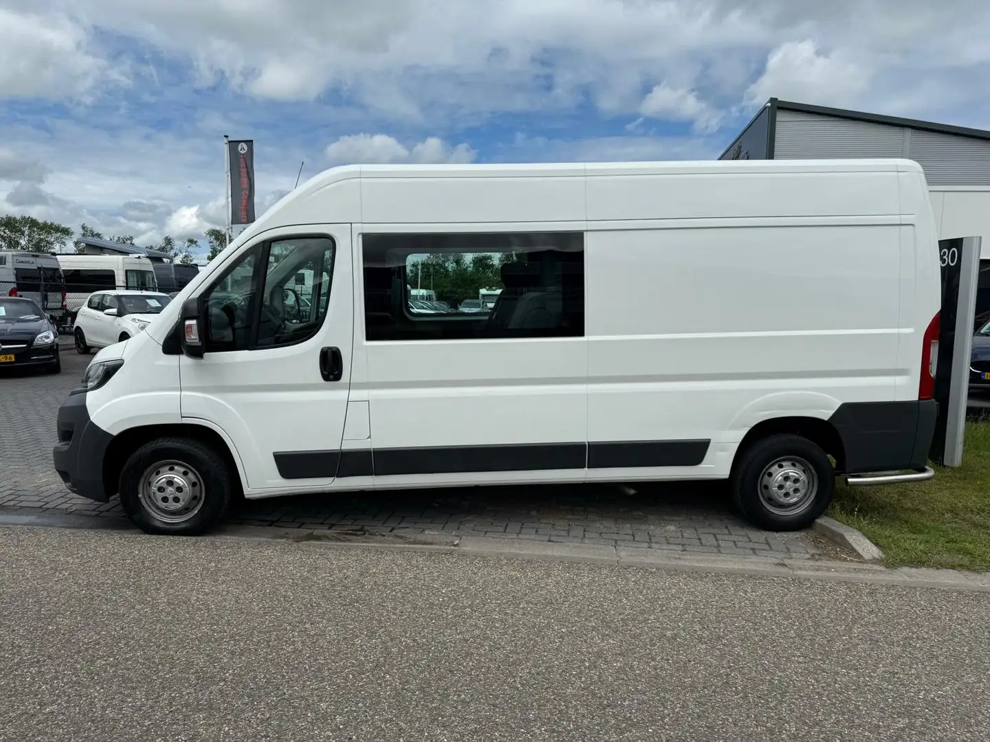 Peugeot Boxer Bestel 335 2.0 BlueHDI L3H2 Pro 7 PERS. Dubb.Cabin Wit - 2