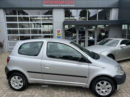Toyota Yaris 1.0 16v VVT-i Yorin 3-drs + NIEUWE APK