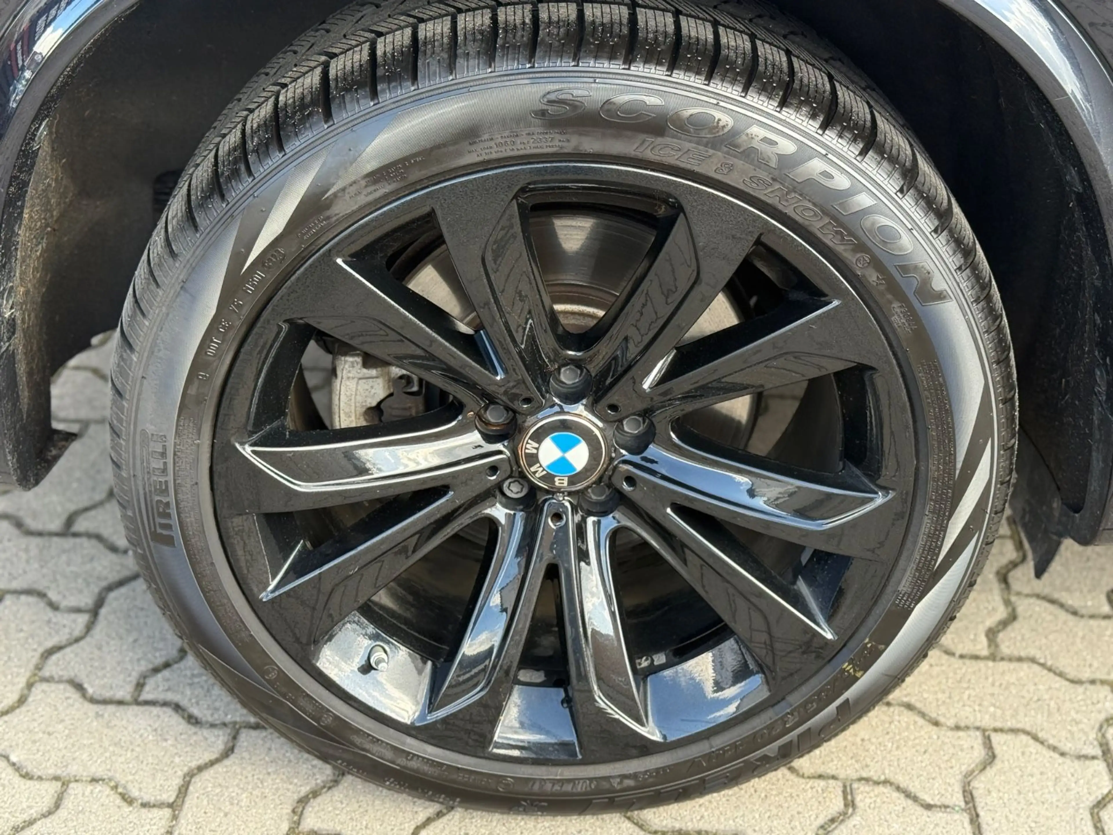 BMW X5 M50d PANO-ACC-HUD-SOFT-H&K-LED-360KAM-STNDHZG — photo 22