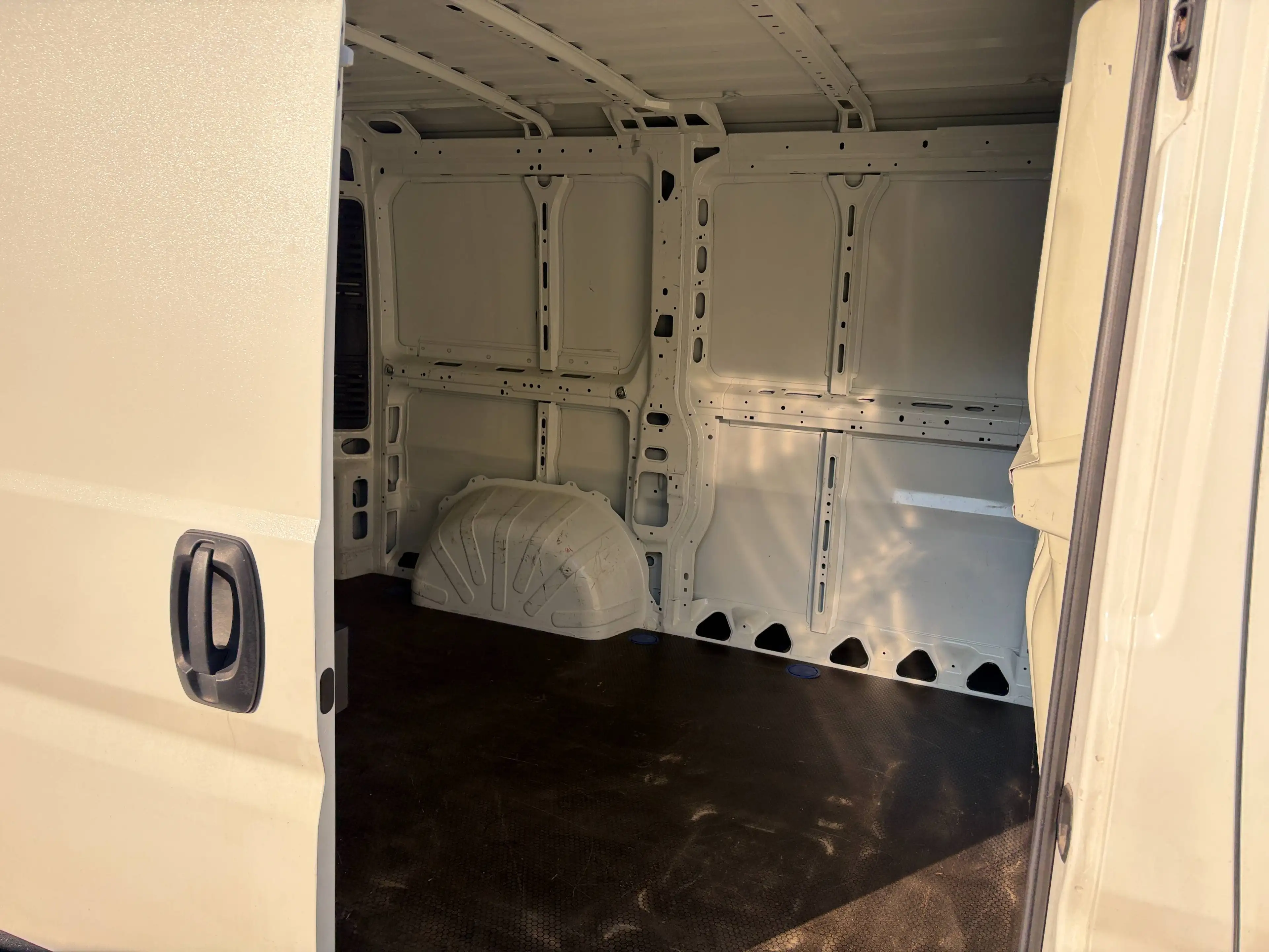 Peugeot Boxer 2.0 HDi L2H1 /€5.775 netto / Navi / Camera / PDC / ... — photo 7