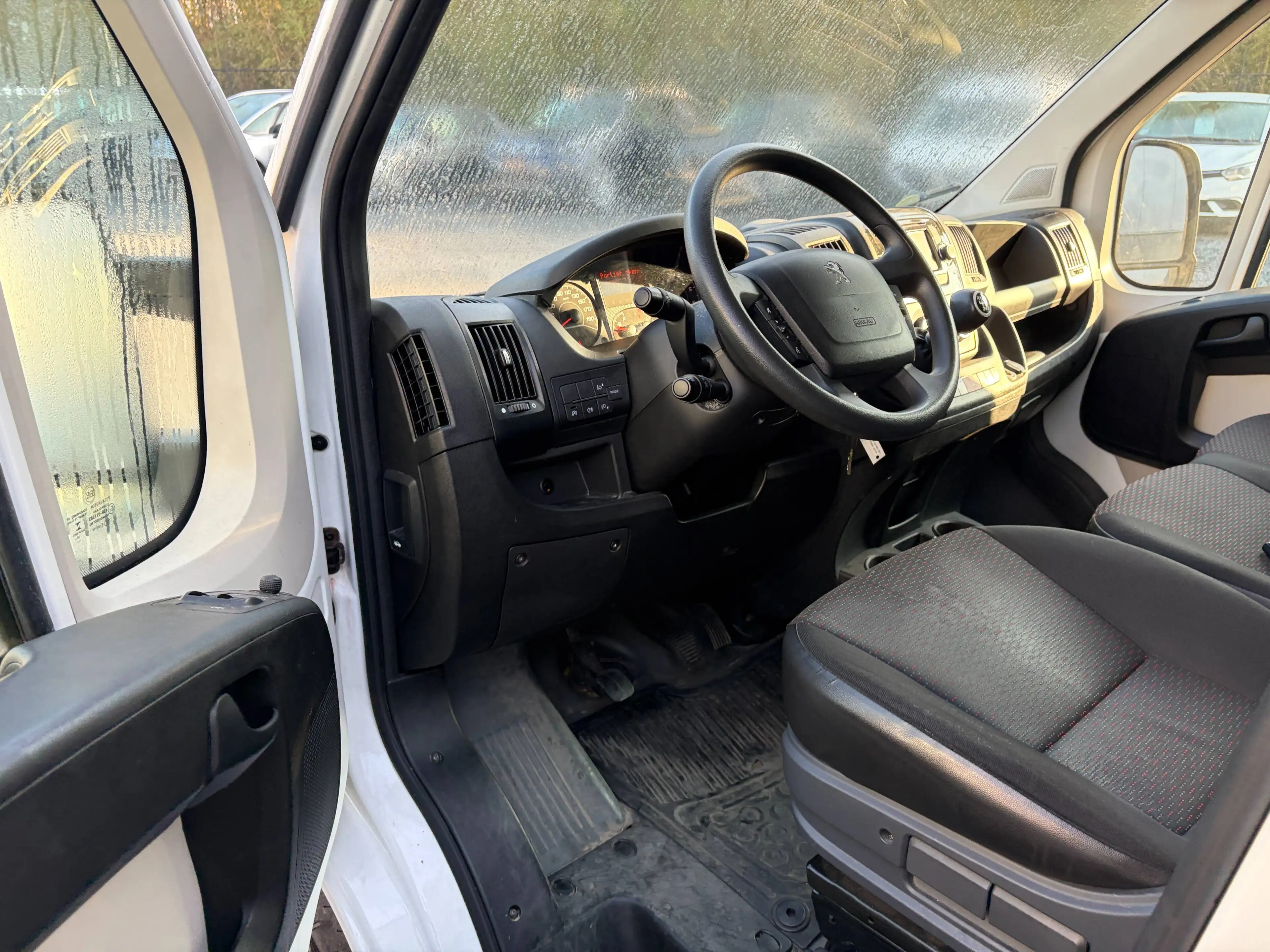 Peugeot Boxer 2.0 HDi L2H1 /€5.775 netto / Navi / Camera / PDC / ... — photo 5
