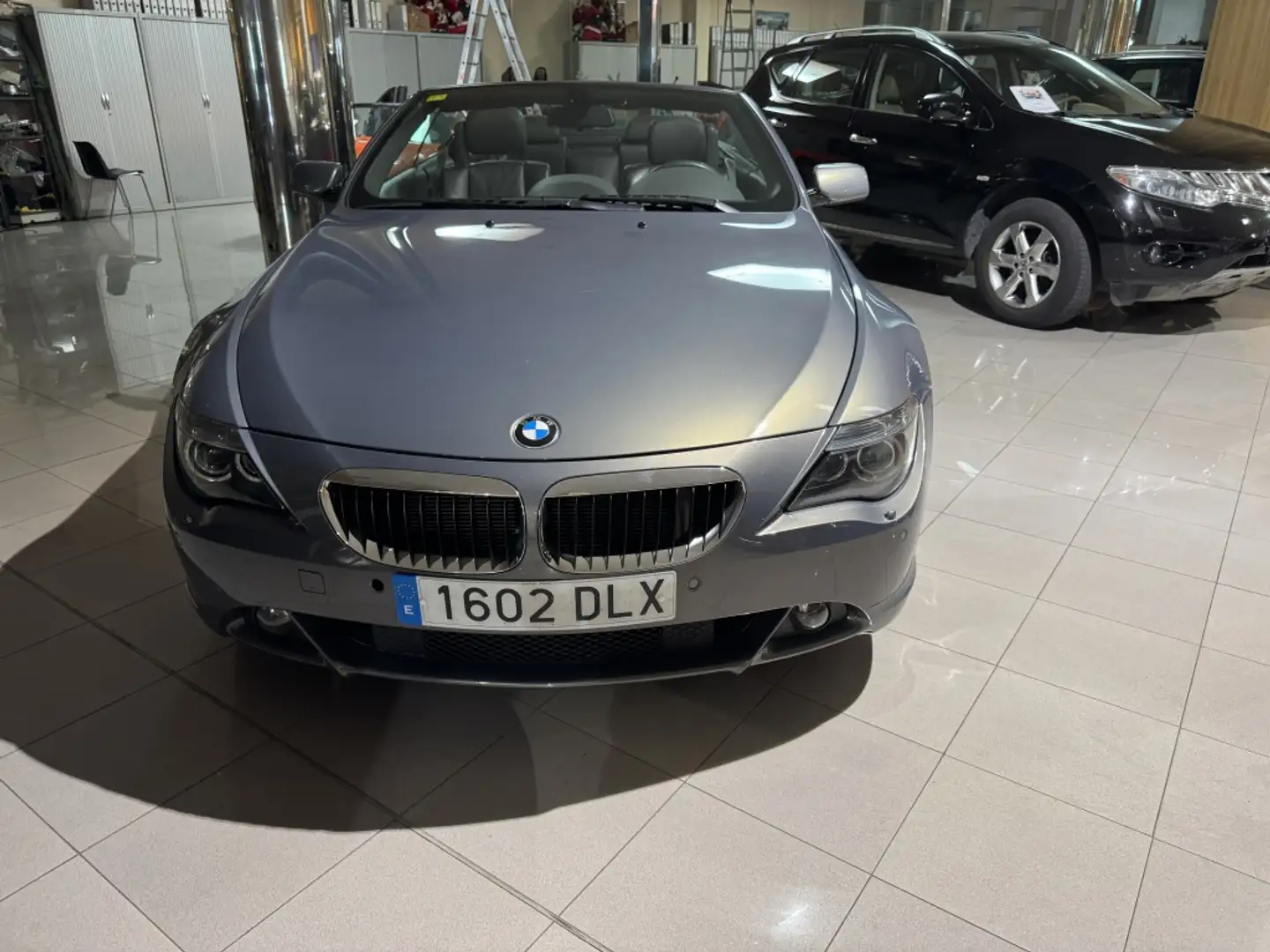 BMW 630 630i Cabrio Aut. Gris - 2