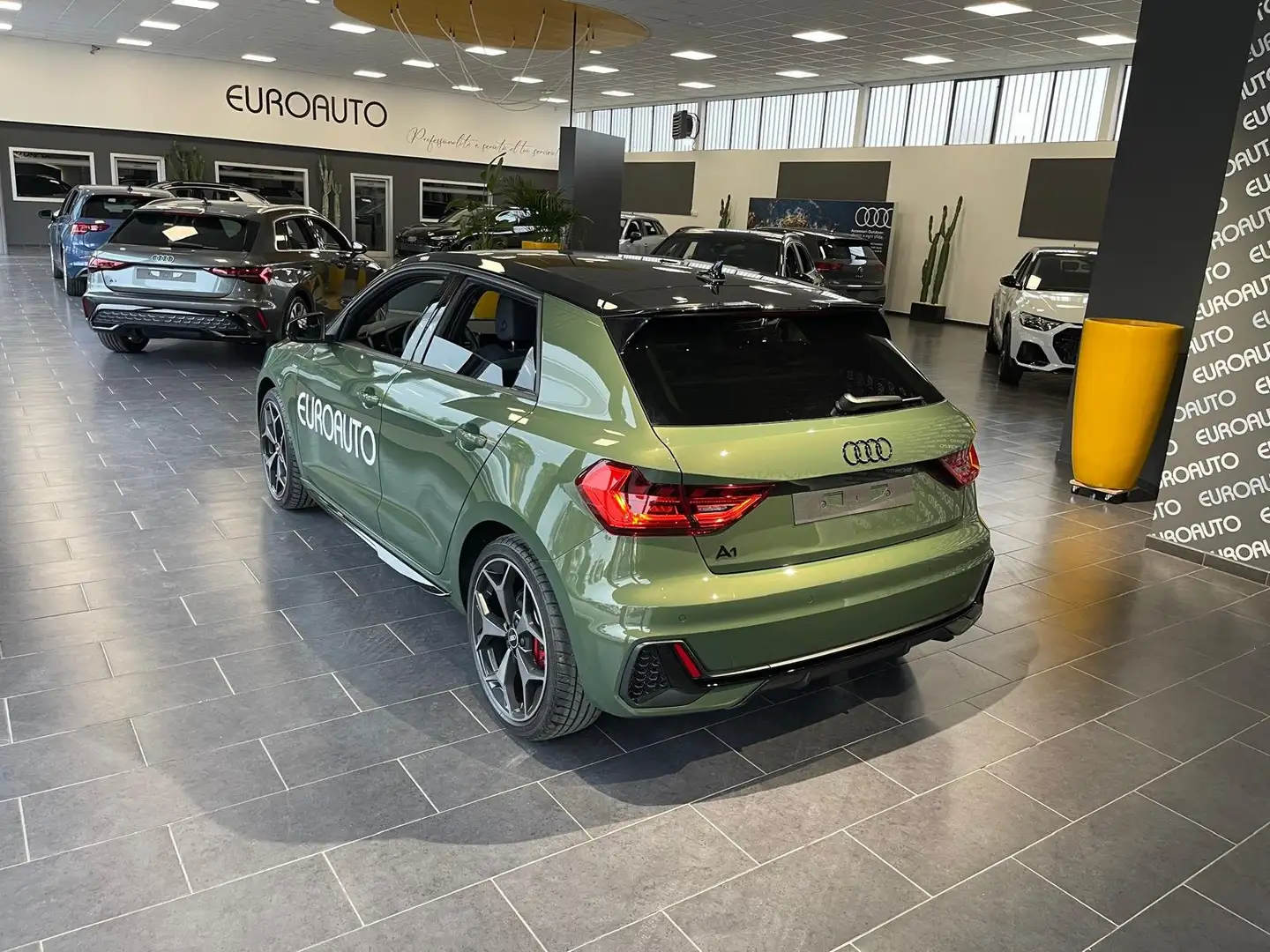 Audi A1 A1 Sportback 35 1.5 tfsi Identity Black s-tronic Verde - 2