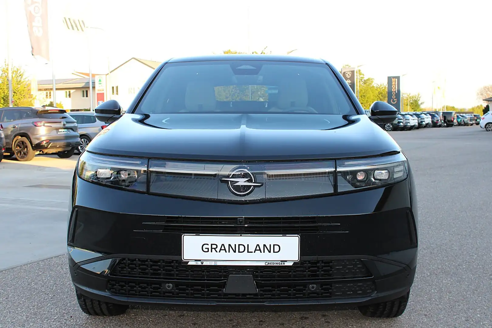 Opel Grandland 1.2 MHEV GS Aut. Schwarz - 2