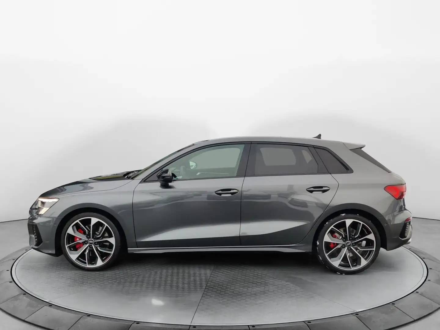 Audi S3 2.0 TFSI q. S-Tronic, Matrix, Pano, Grau - 2
