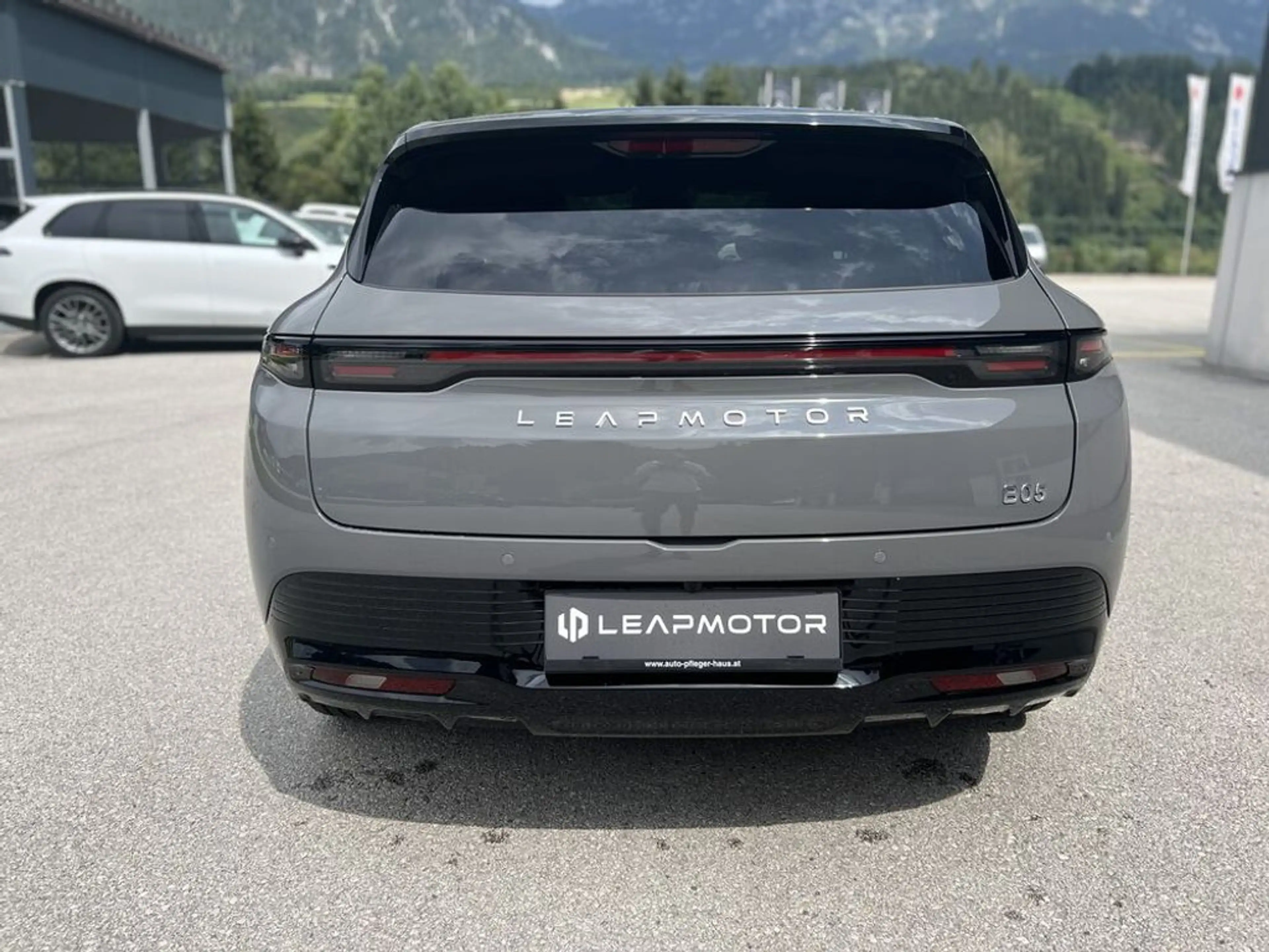 Leapmotor B05 B05 67,1kWh Design Pro Max — photo 5