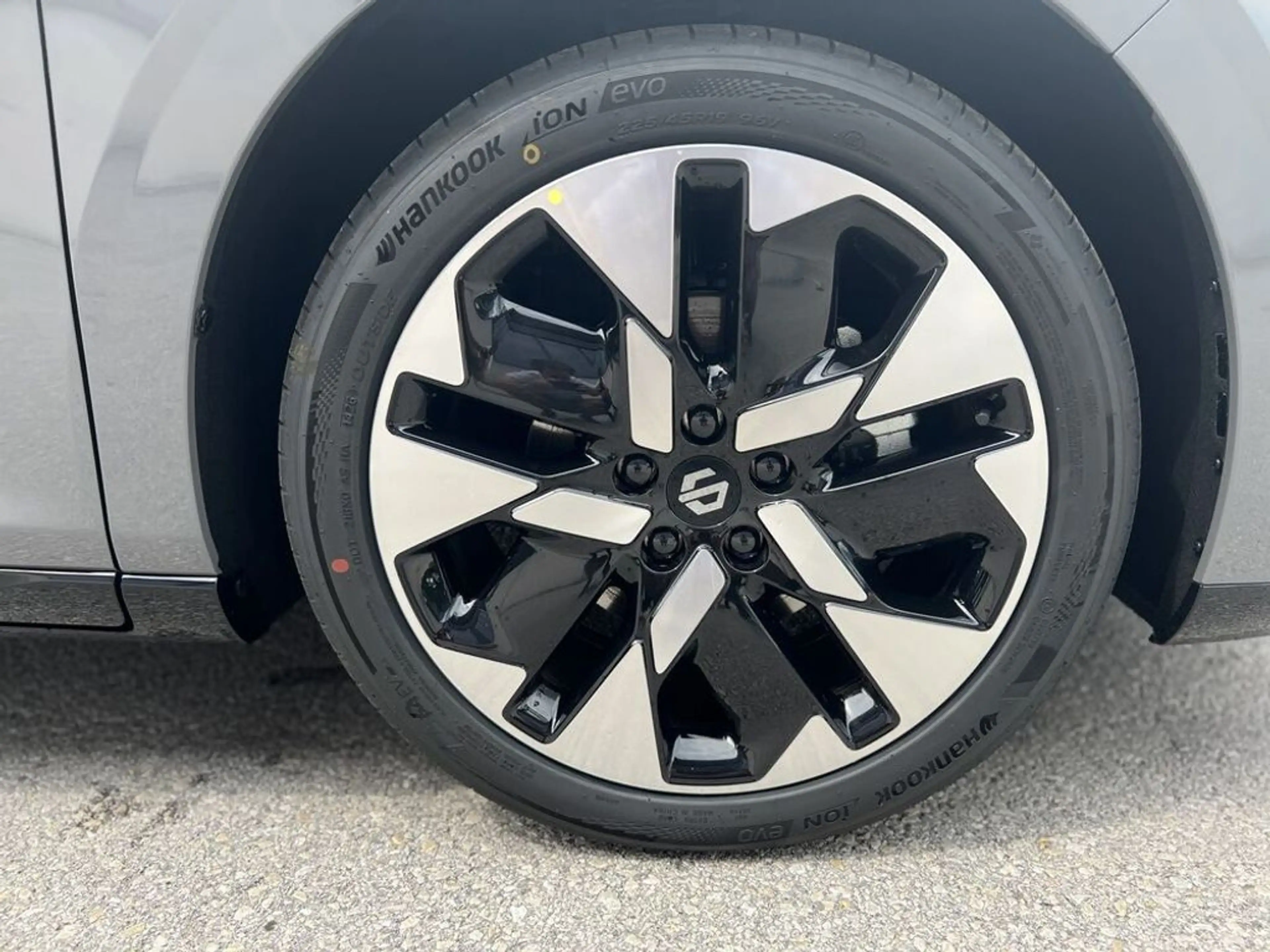 Leapmotor B05 B05 67,1kWh Design Pro Max — photo 14