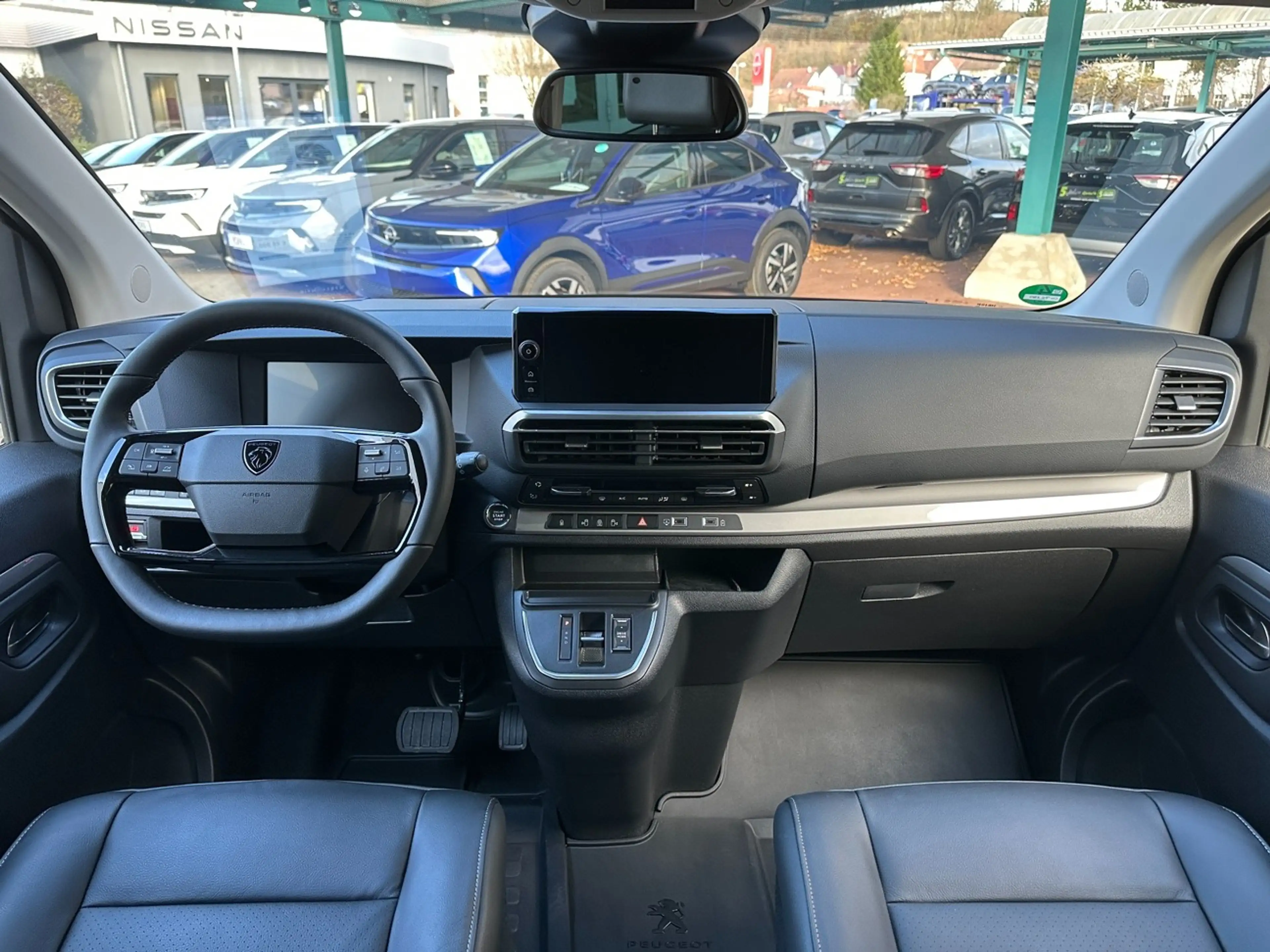 Peugeot Traveller Allure 2.0 BlueHDi 180 L2 *180°*Leder* — photo 14