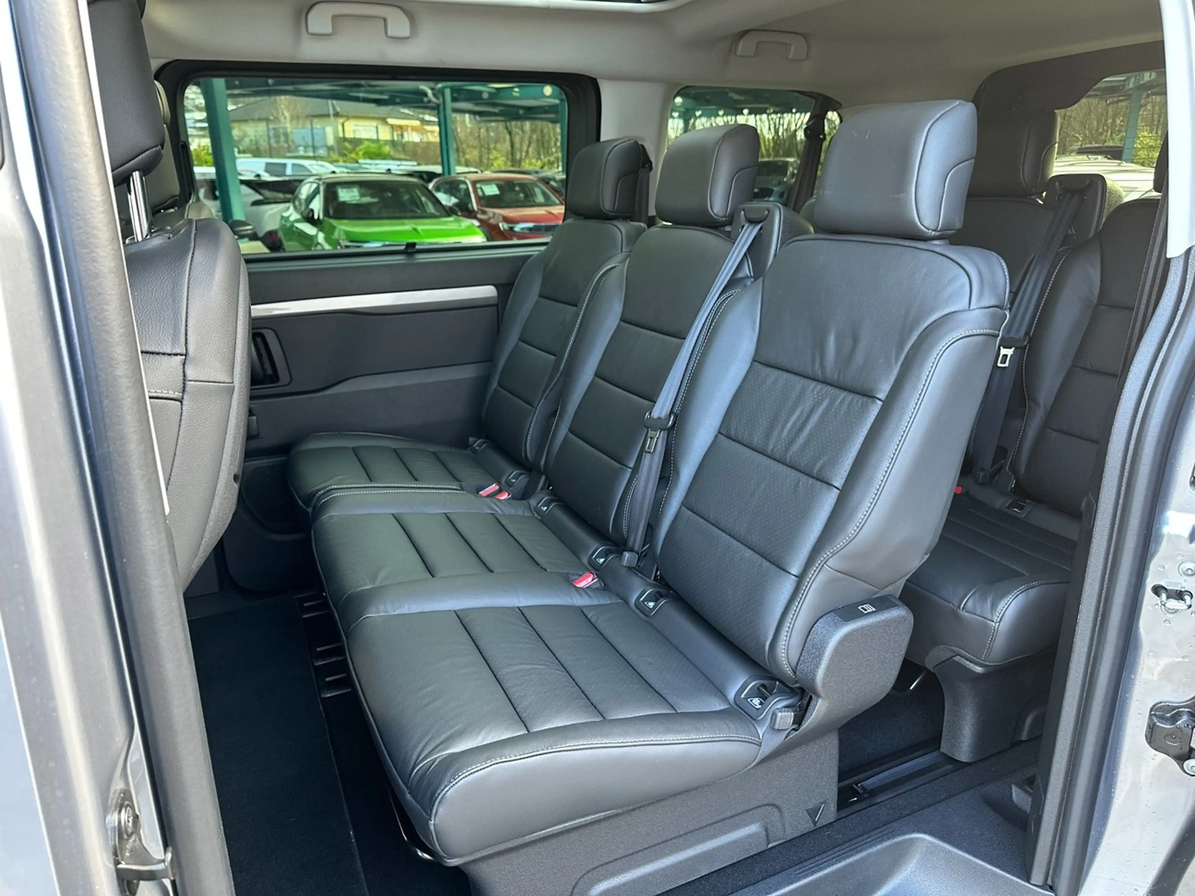 Peugeot Traveller Allure 2.0 BlueHDi 180 L2 *180°*Leder* — photo 12