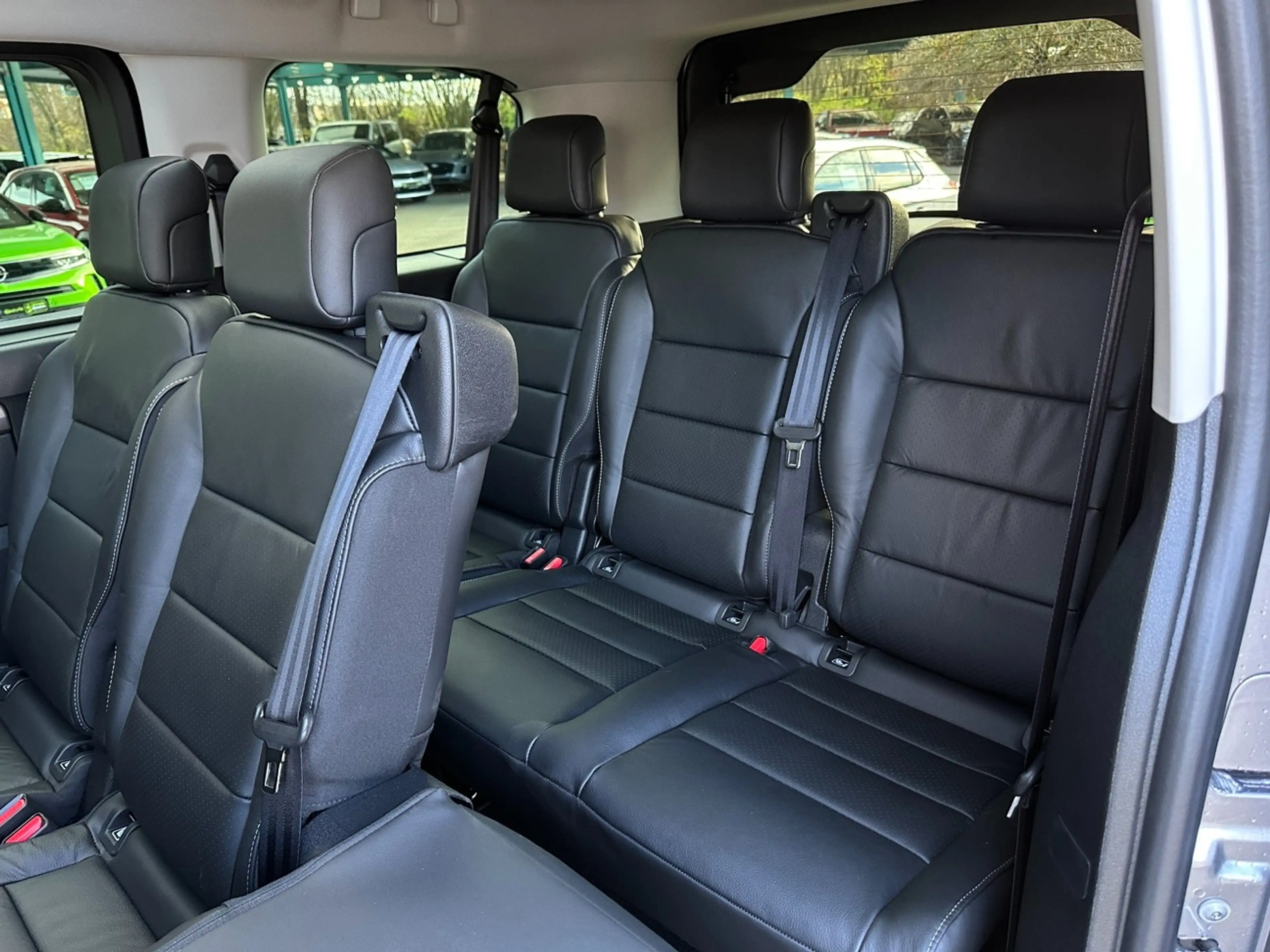 Peugeot Traveller Allure 2.0 BlueHDi 180 L2 *180°*Leder* — photo 11
