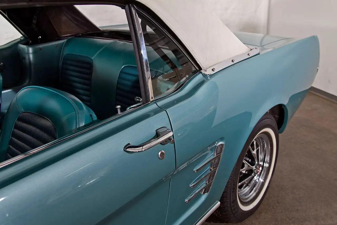 Ford Mustang V8 Cabrio, Autom. schöner Zustand !, foto 10