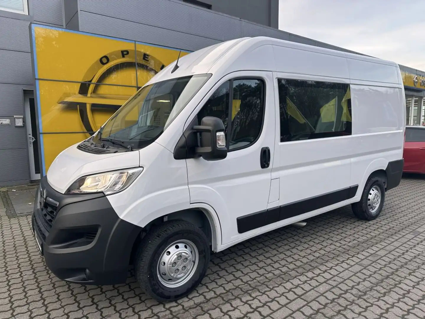 Opel Movano 2.2 BlueHDi L2H2 Doppelkabine Weiß - 1