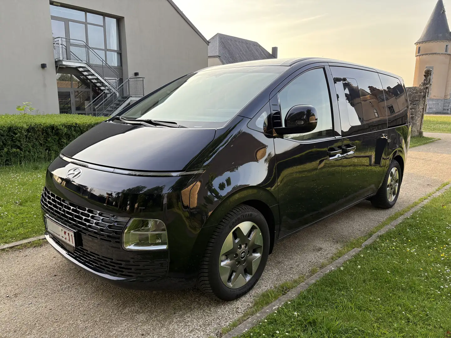 Hyundai STARIA Executive - 1