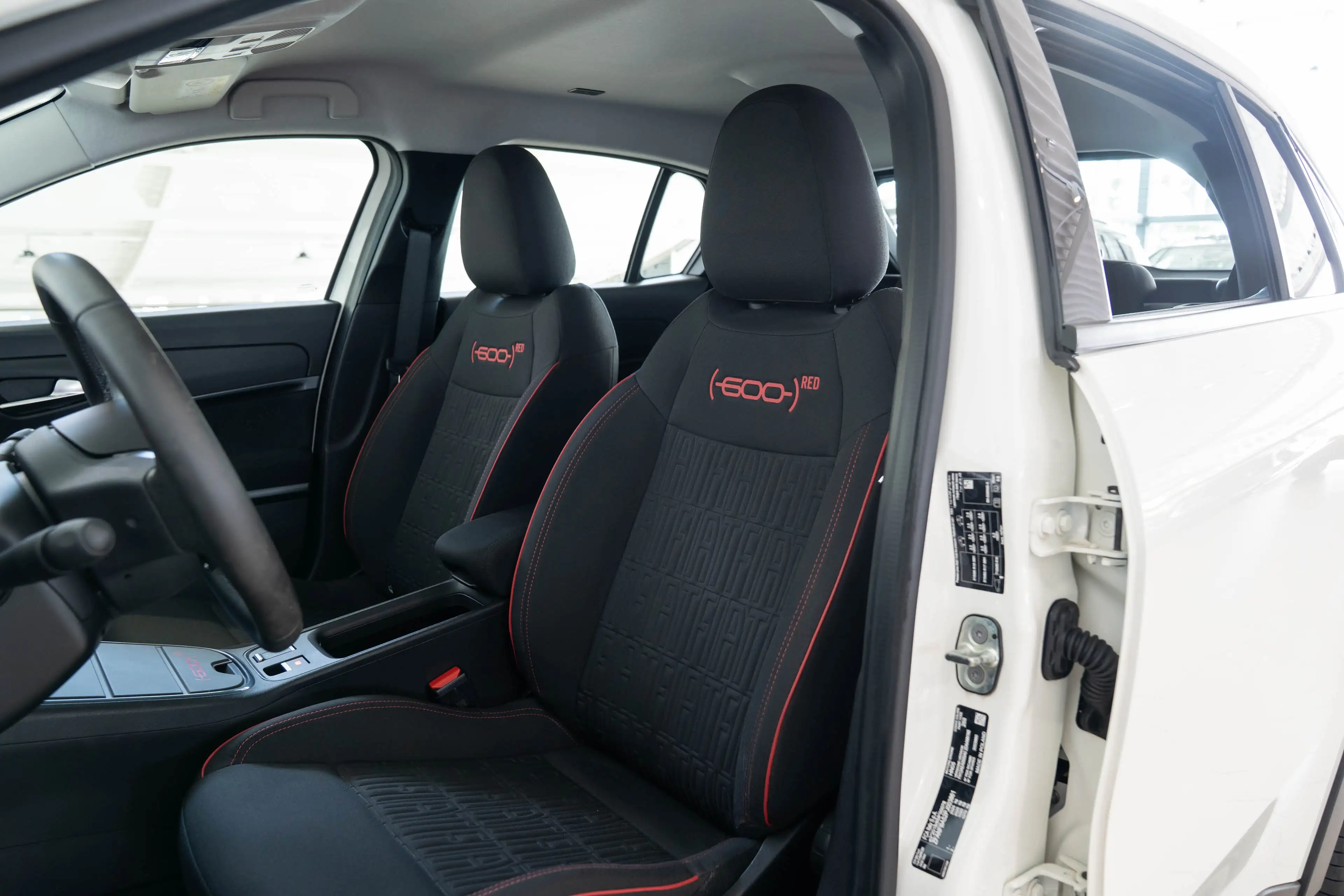 Fiat 600e RED 54 kWh | 3 Fase | Apple Carplay & Android Auto — photo 10