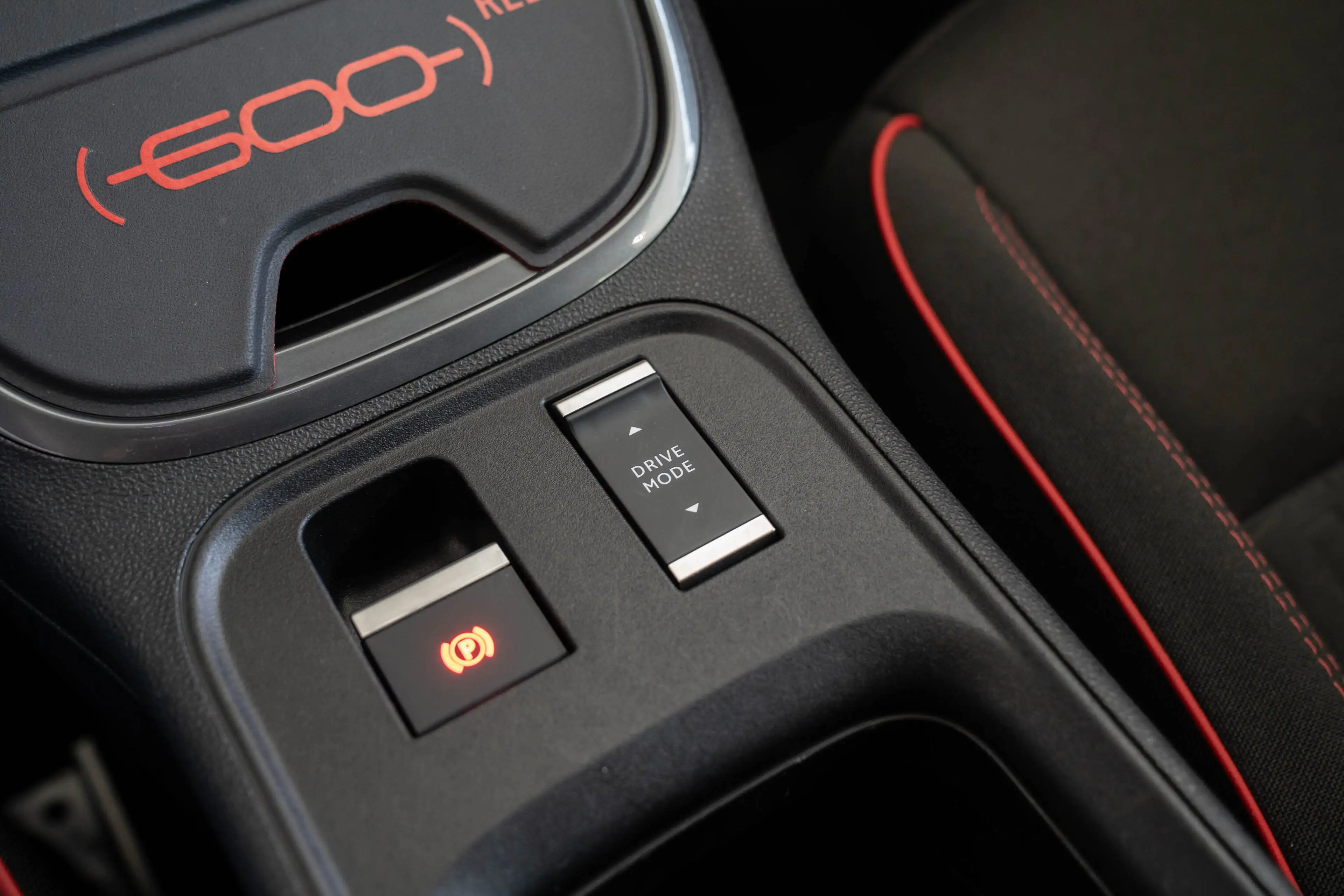 Fiat 600e RED 54 kWh | 3 Fase | Apple Carplay & Android Auto — photo 21