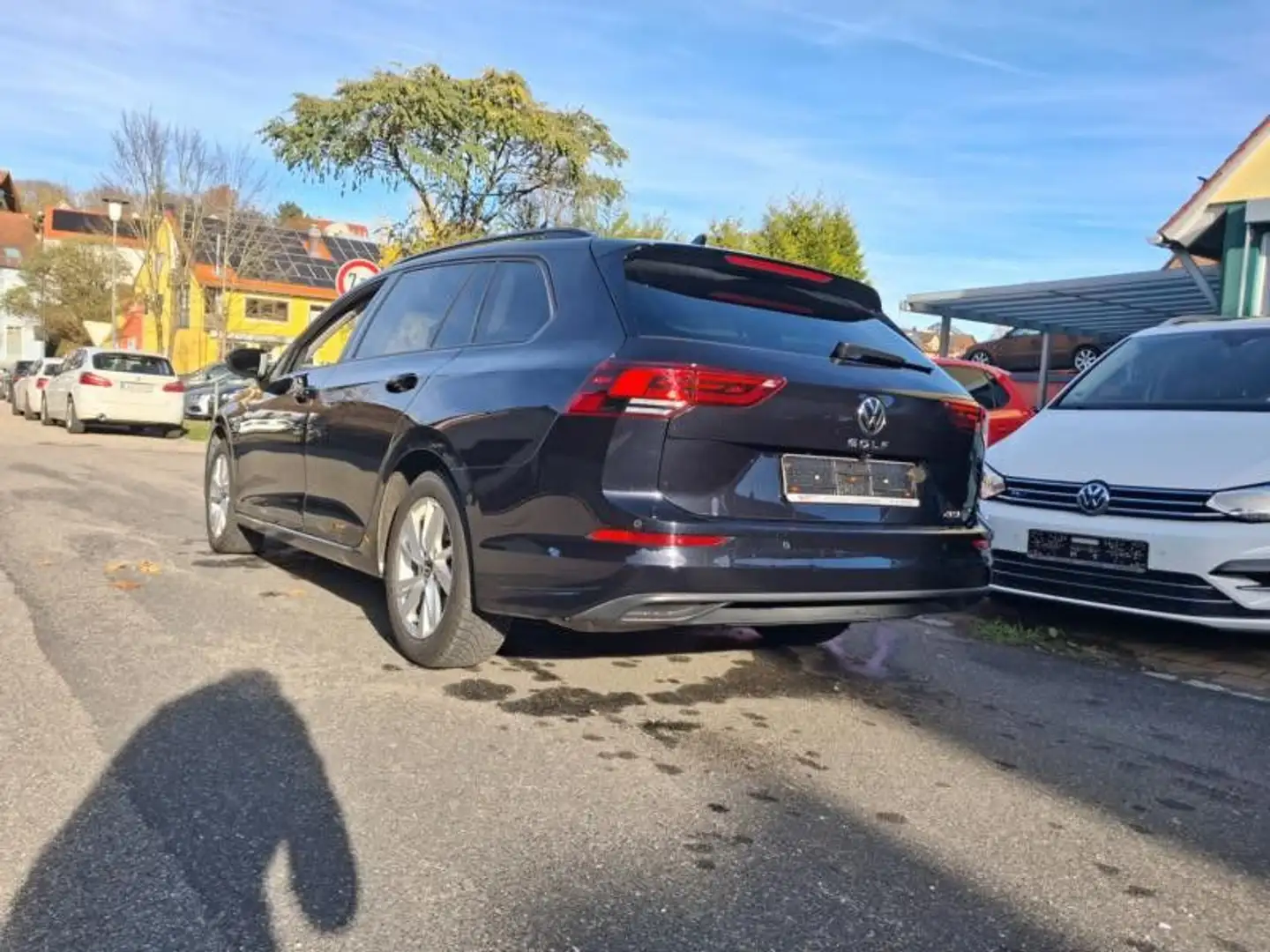 Volkswagen Golf VIII Var. 1.5 eTSI Life LED+NAVI+KAMERA+DAB Negro - 2