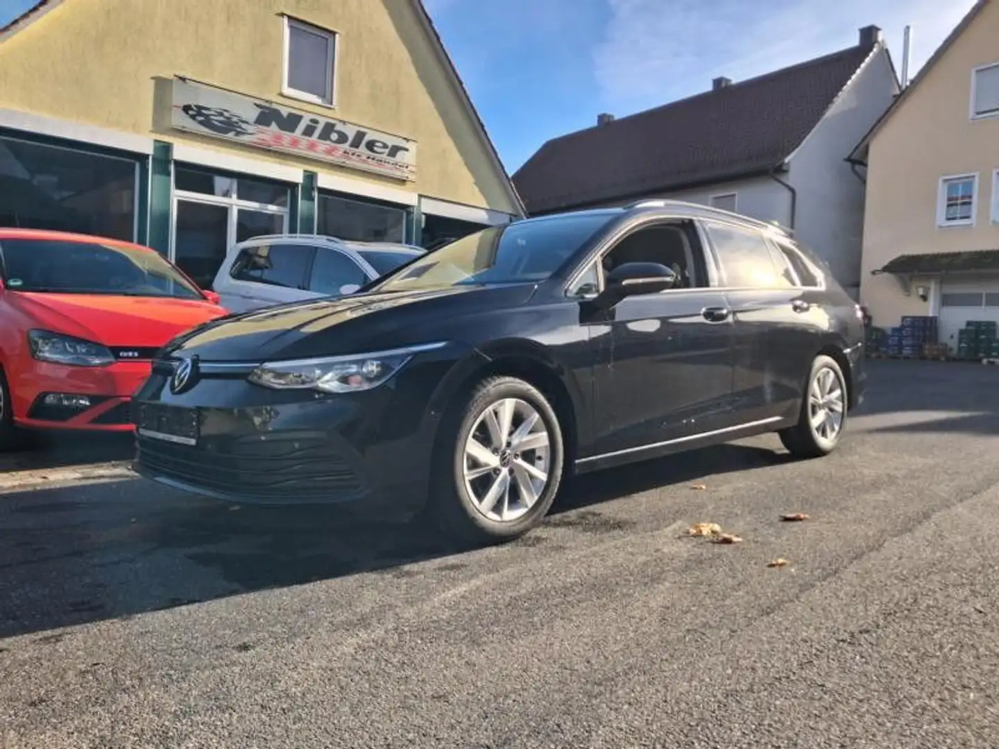 Volkswagen Golf VIII Var. 1.5 eTSI Life LED+NAVI+KAMERA+DAB Negro - 1