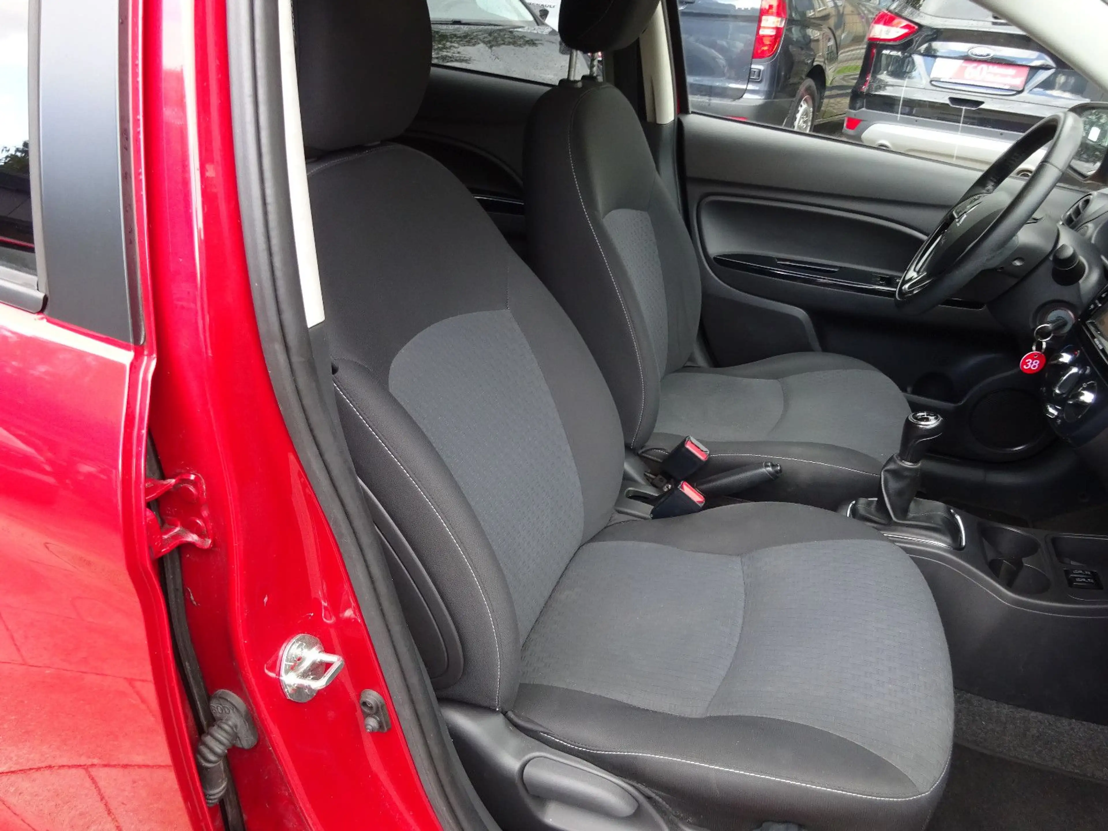 Mitsubishi Space Star Diamant Edition+/ Navi /SHZ/Klimaan — photo 13