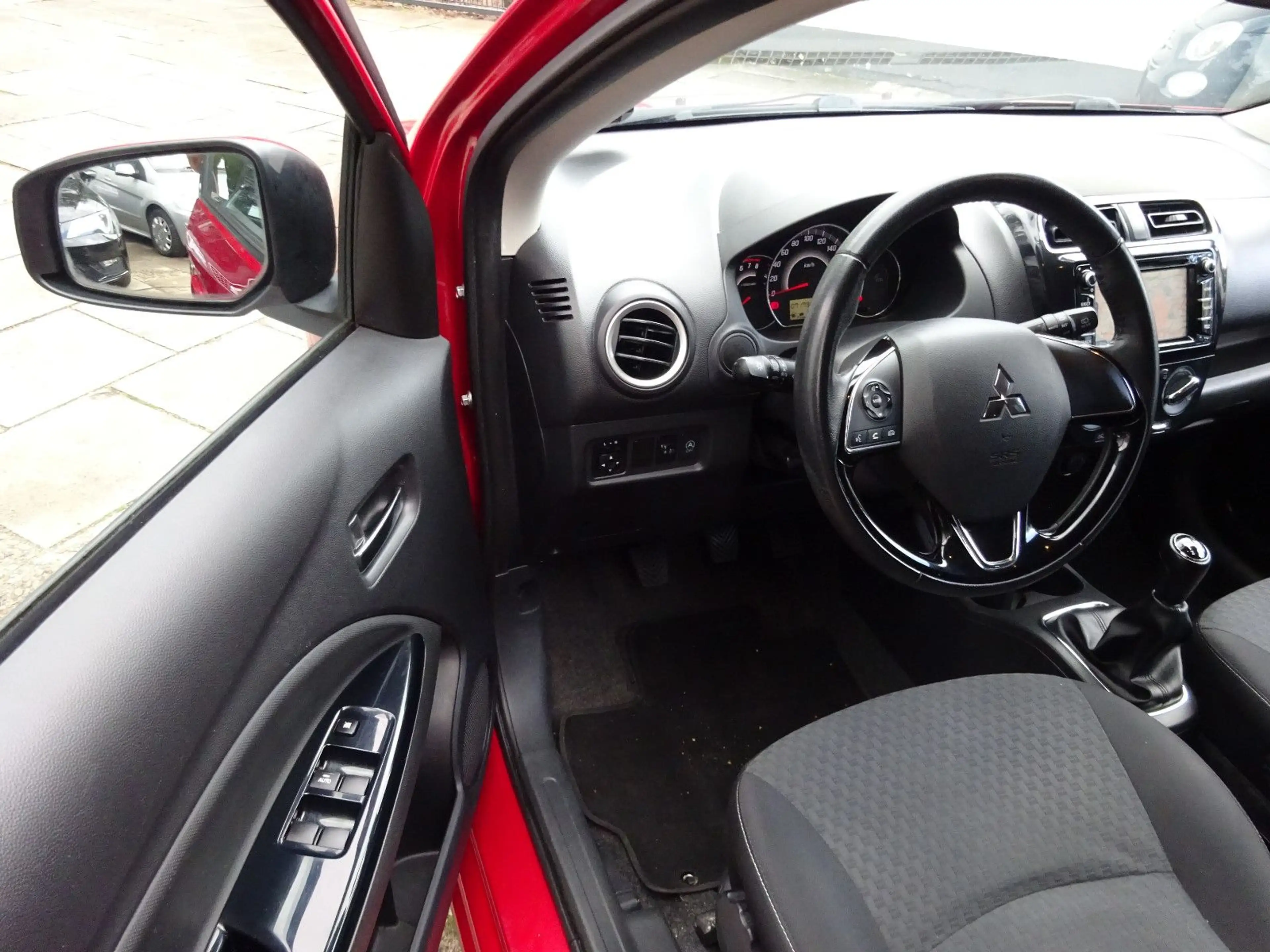 Mitsubishi Space Star Diamant Edition+/ Navi /SHZ/Klimaan — photo 15