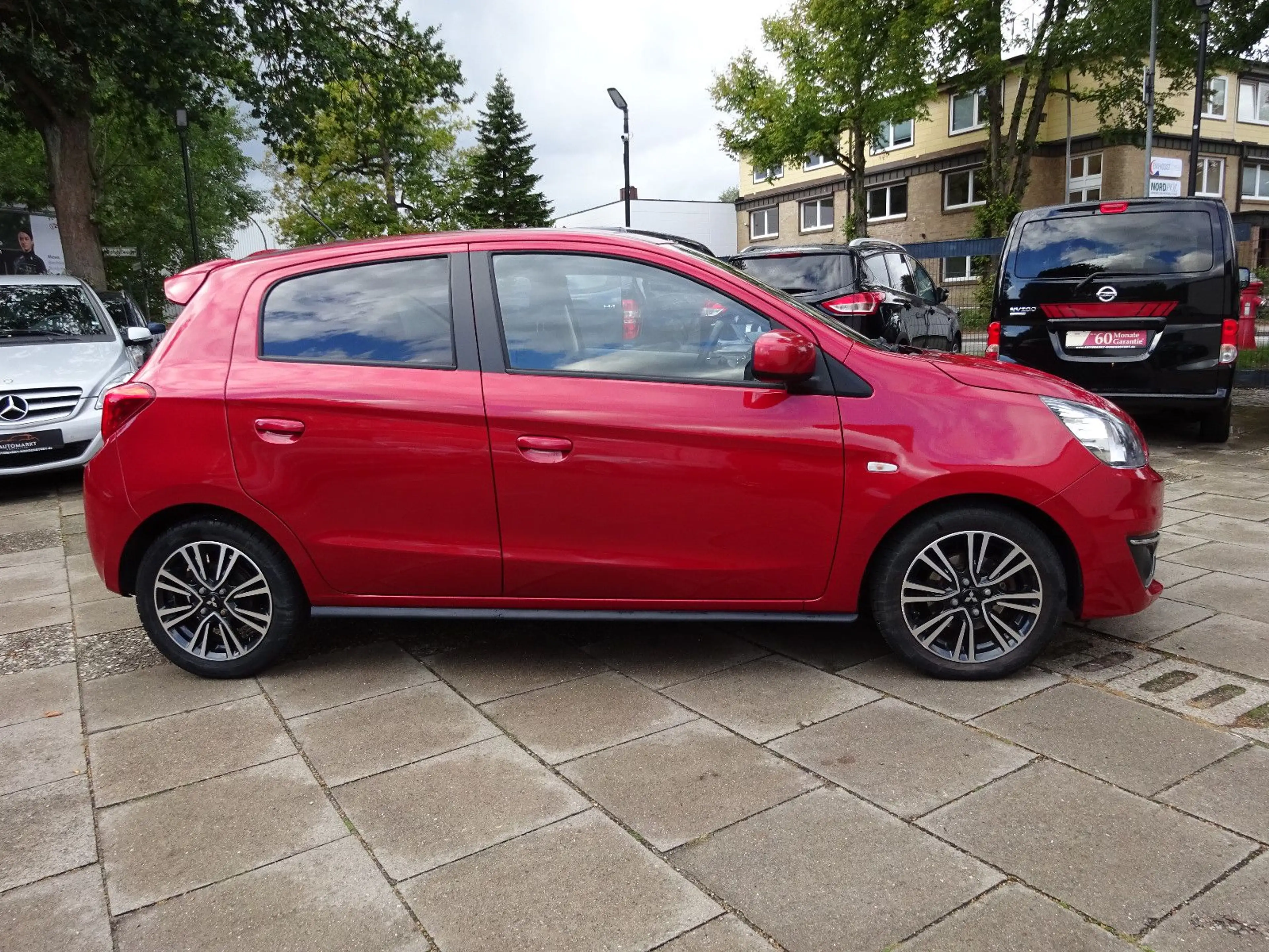 Mitsubishi Space Star Diamant Edition+/ Navi /SHZ/Klimaan — photo 4