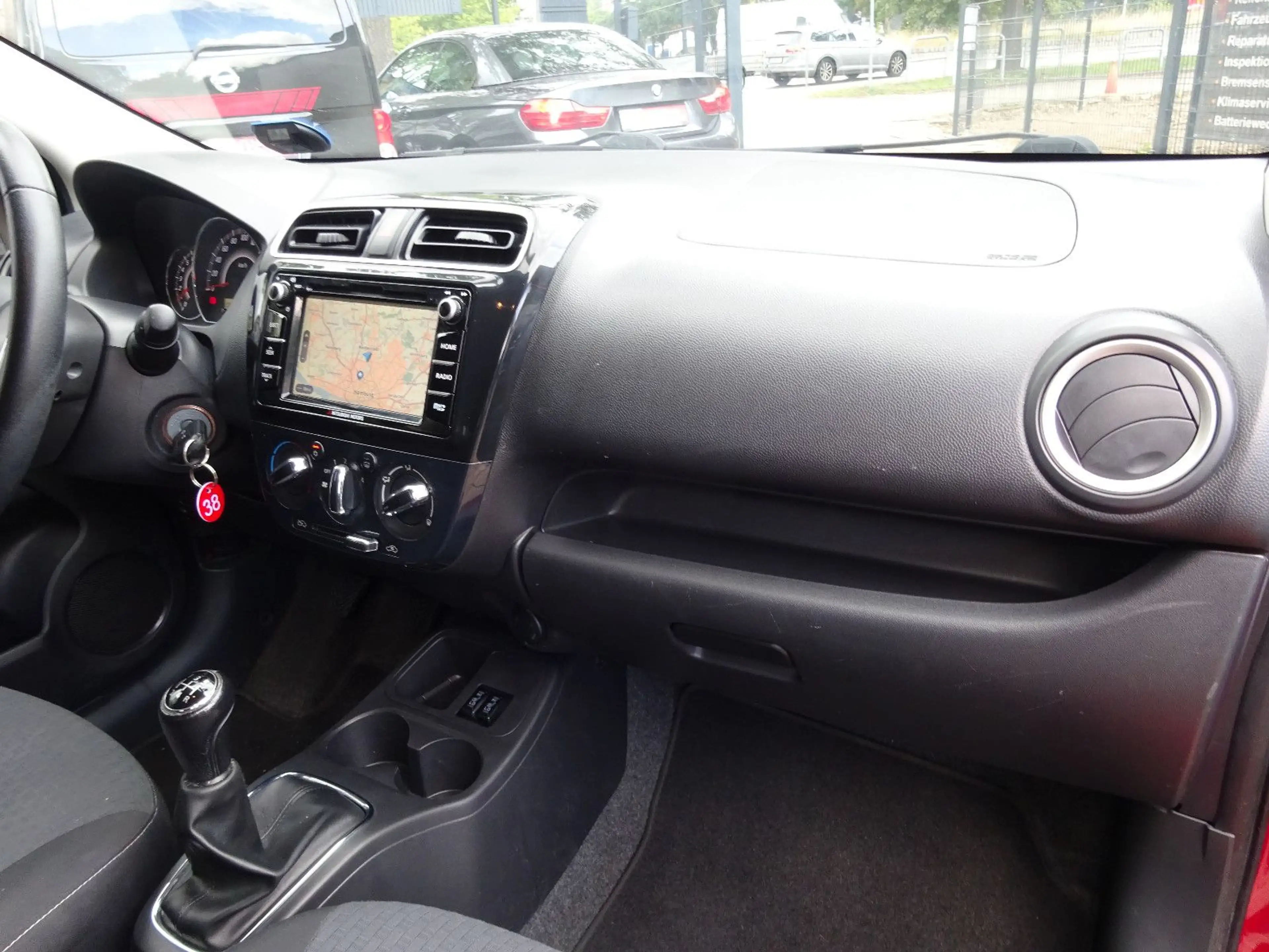 Mitsubishi Space Star Diamant Edition+/ Navi /SHZ/Klimaan — photo 14