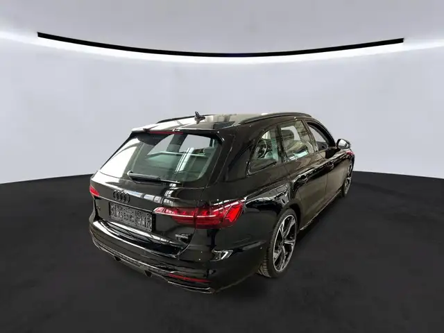 Audi A4 view 4