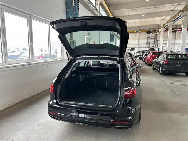 Audi A4 view 12