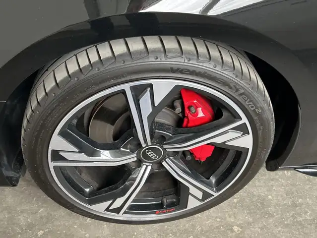 Audi A4 view 5