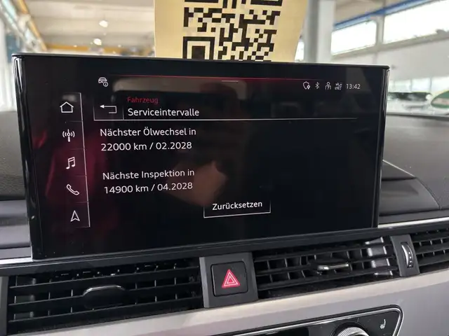 Audi A4 view 9