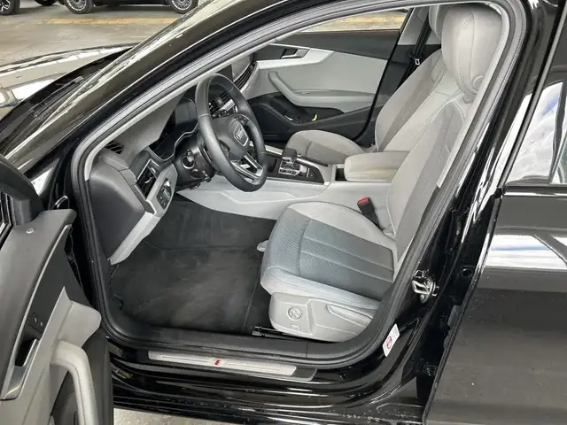 Audi A4 view 7