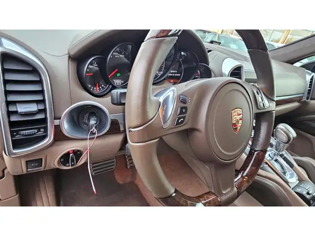 Porsche Cayenne GTS view 5
