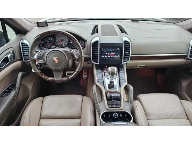 Porsche Cayenne GTS view 4