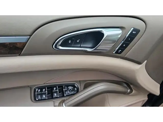 Porsche Cayenne view 21