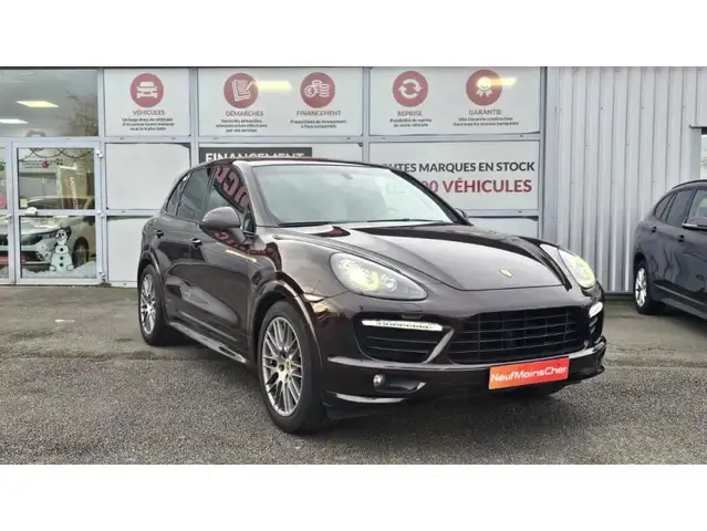 Porsche Cayenne GTS main image