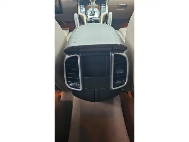 Porsche Cayenne view 20