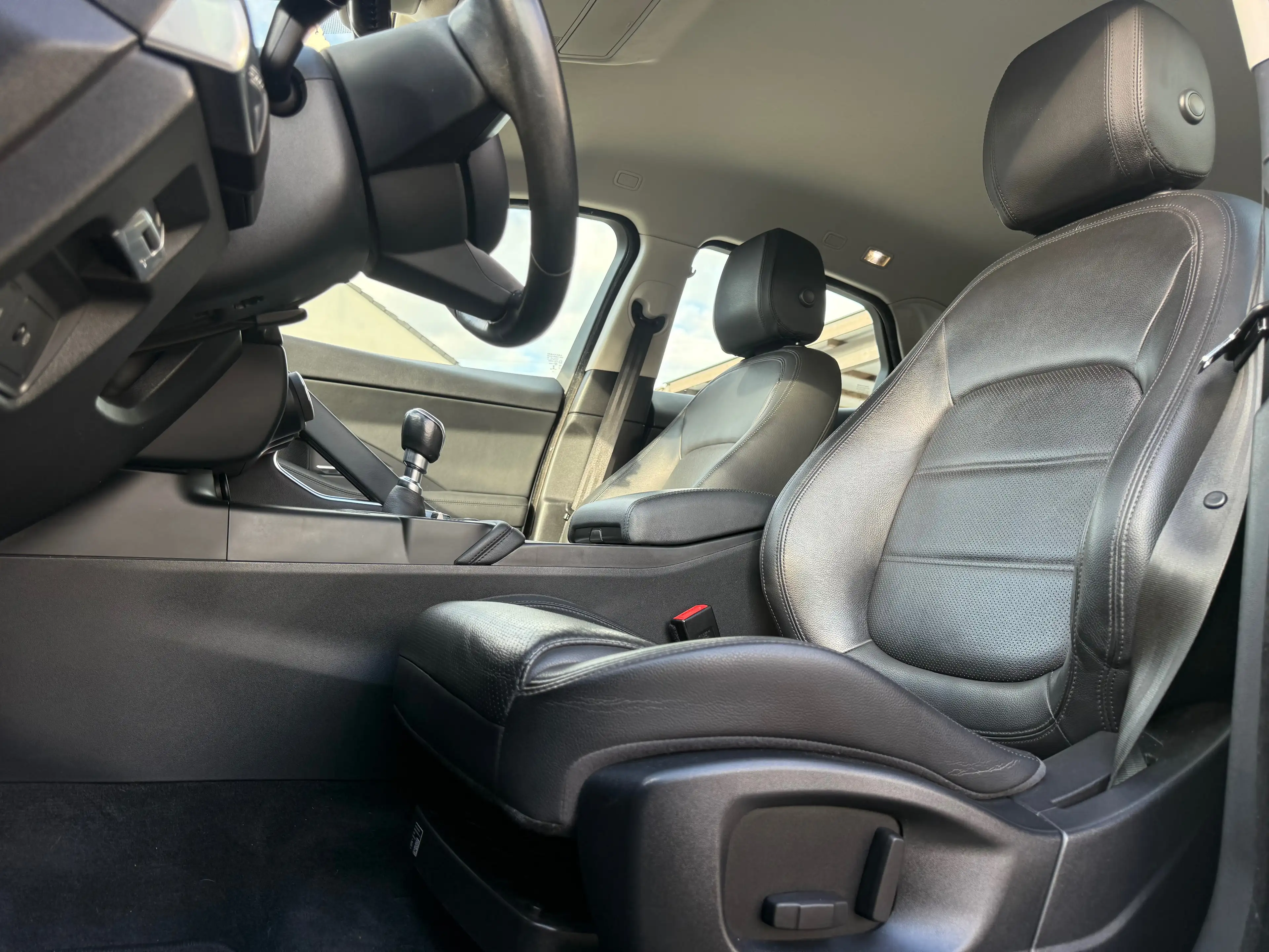 Jaguar E-Pace * 2.0 DIESEL,LED,GPS,CAMÉRA,CUIR,BLUETOOTH,SUPER ÉTAT,GARANTIE 12 MOIS…* — photo 14