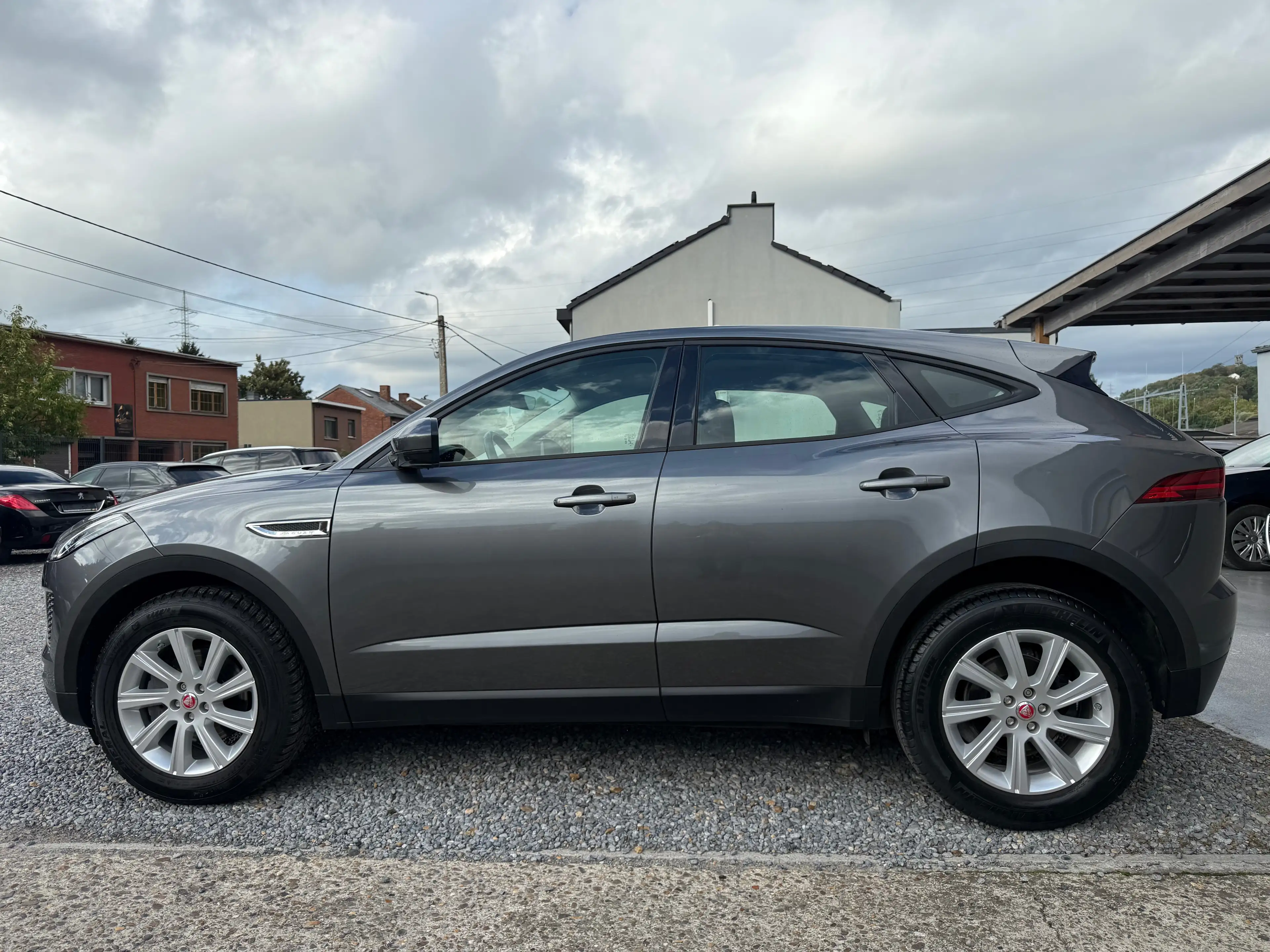 Jaguar E-Pace * 2.0 DIESEL,LED,GPS,CAMÉRA,CUIR,BLUETOOTH,SUPER ÉTAT,GARANTIE 12 MOIS…* — photo 5