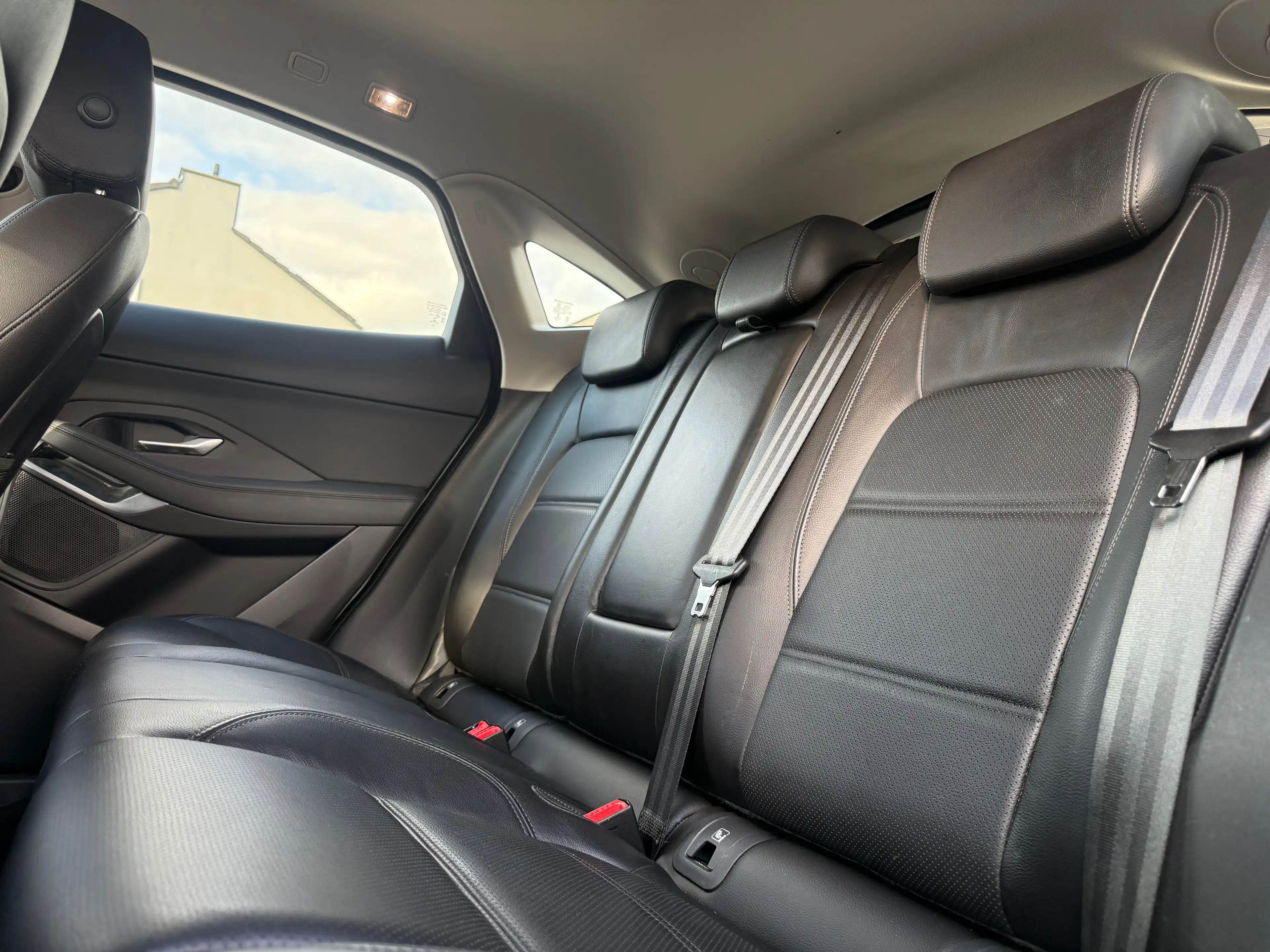 Jaguar E-Pace * 2.0 DIESEL,LED,GPS,CAMÉRA,CUIR,BLUETOOTH,SUPER ÉTAT,GARANTIE 12 MOIS…* — photo 15