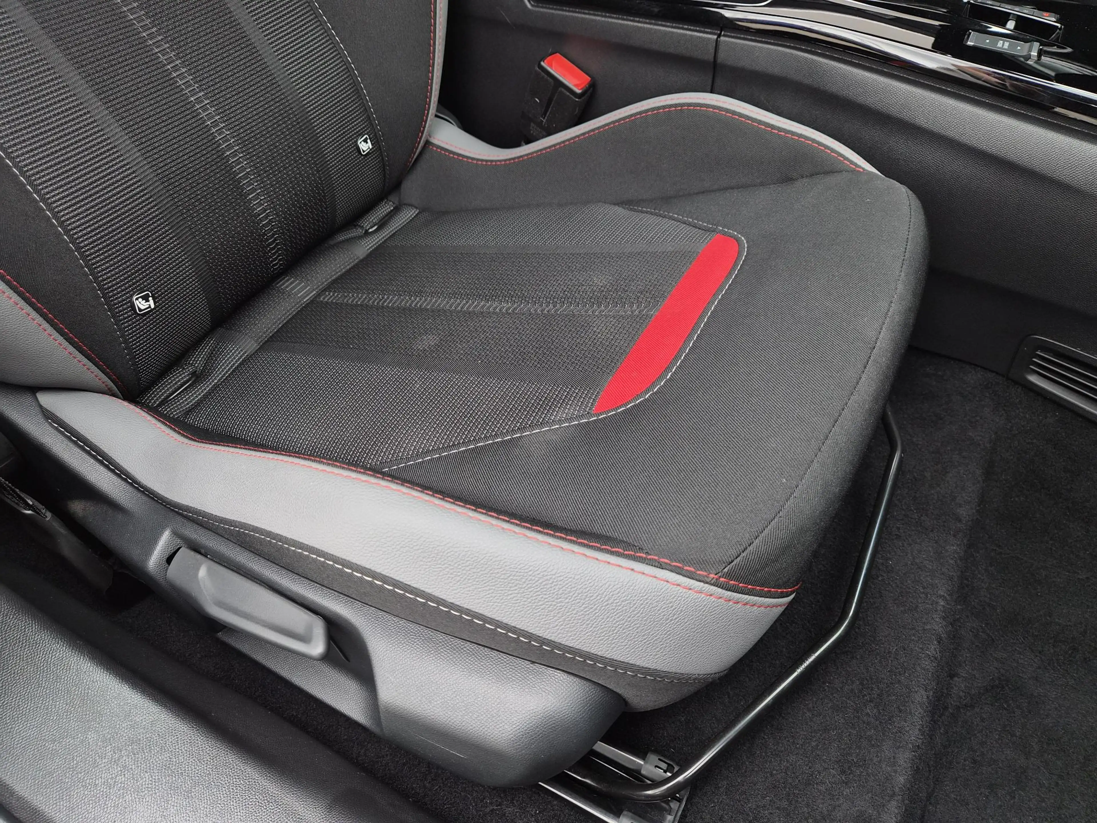 Opel Mokka-E Ultimate 50-kWh 11kw bl. / SOH 99% / Comfort-pakke — photo 32