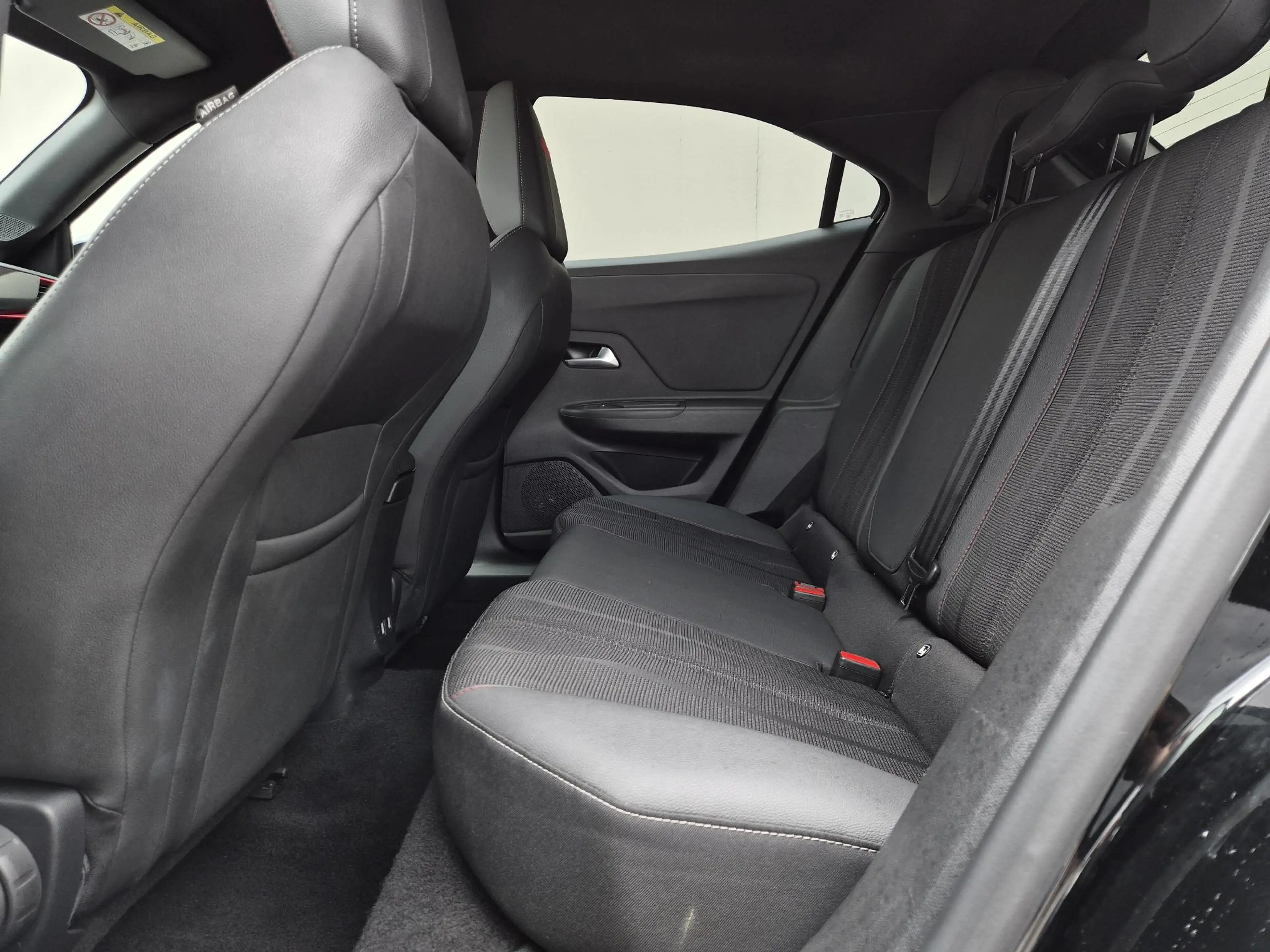 Opel Mokka-E Ultimate 50-kWh 11kw bl. / SOH 99% / Comfort-pakke — photo 10