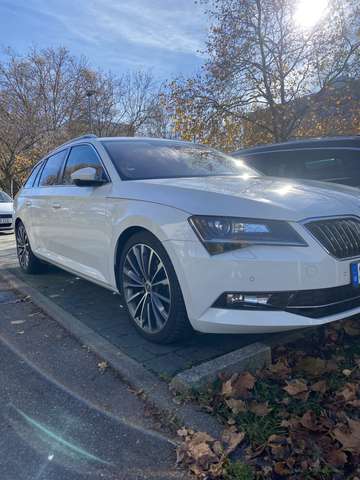 Imagine Skoda Superb Combi 2.0 TDI DSG L&K