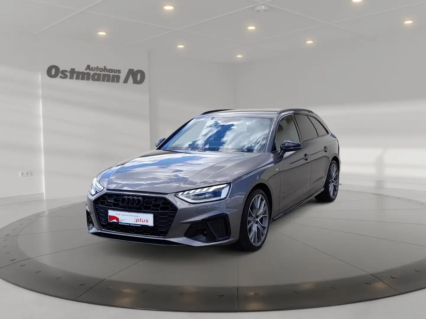 Audi A4 Avant 40 TFSI quattro S-Line Matrix RFK Navi Grijs - 2