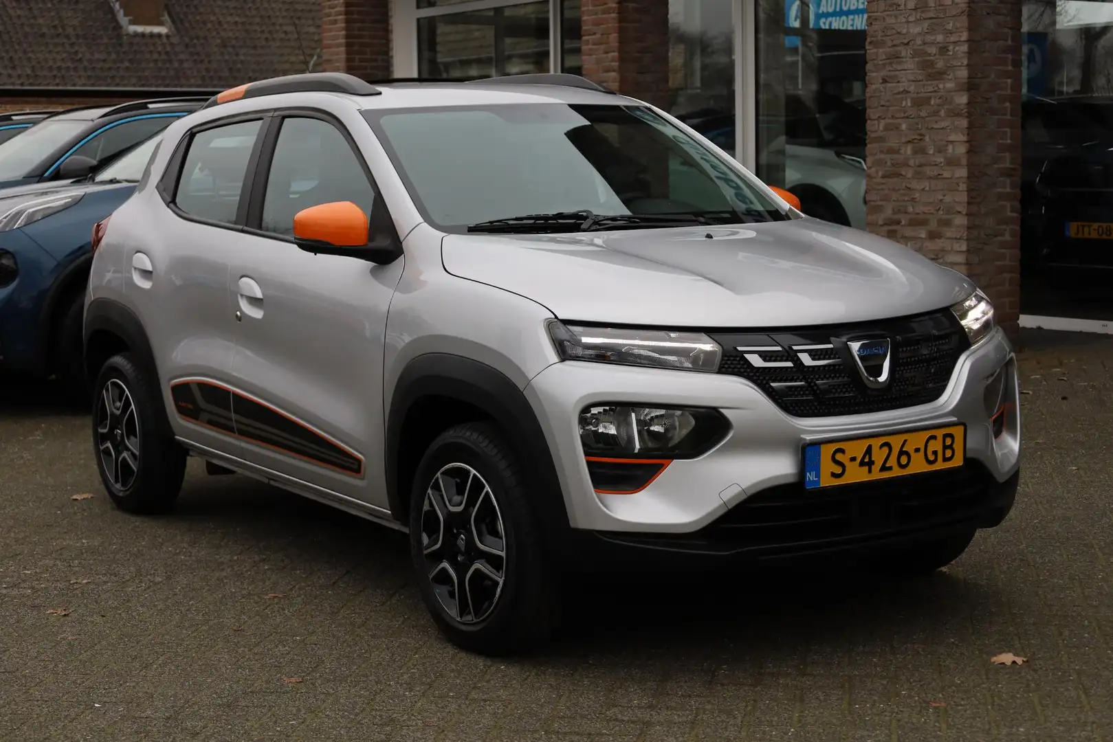 Dacia Spring Comfort Plus (Orange Pack) 27 kWh LEER DAB NAVI CR Gris - 2