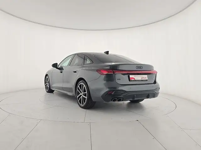 Audi A5 view 3