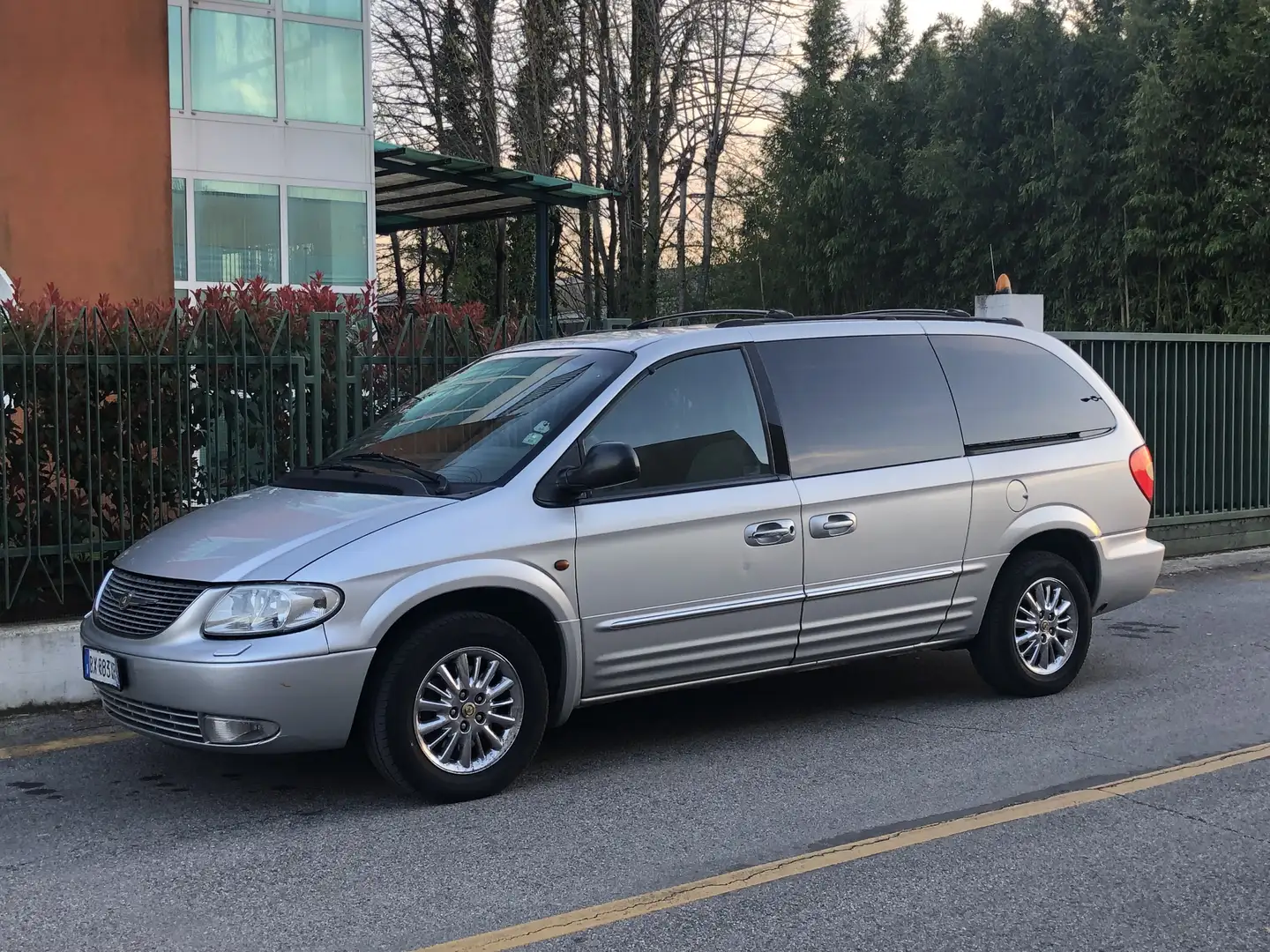 Chrysler Grand Voyager 3.3 AWD LIMITED autom. benzina / gpl - 4x4 - pelle Срібний - 2
