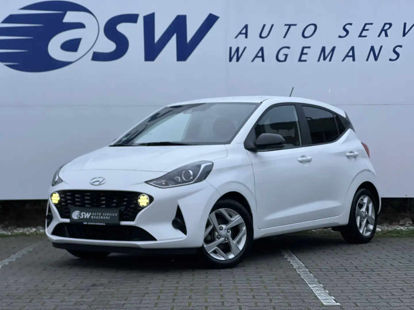 Hyundai i10 1.0 Premium | Navi | Camera | Carplay | Cruise Wit - 2