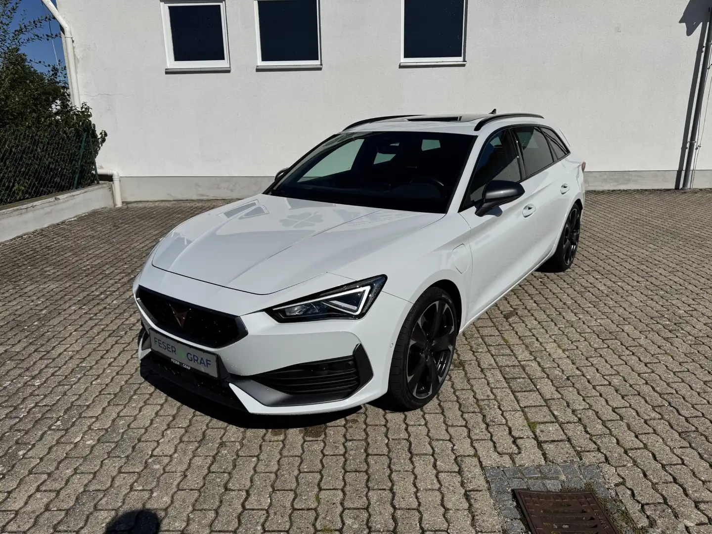 CUPRA Leon Sportstourer VZ 1.4 e-Hybrid FaPa-XL eHECK PANO Weiß - 2