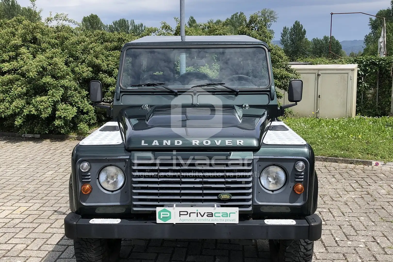 Land Rover Defender Defender 90 2.4 TD4 Station Wagon SE Grün - 2