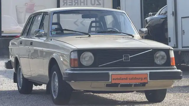 Volvo 244DL Historisch Typisiert / NEUES Leder / Pickerl
