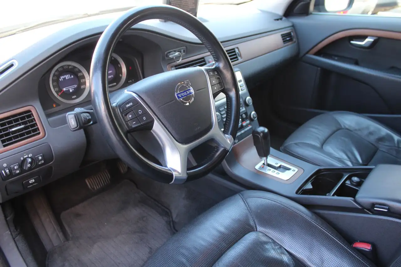 VOLVO XC70 D5 205CH 4x4 Summum